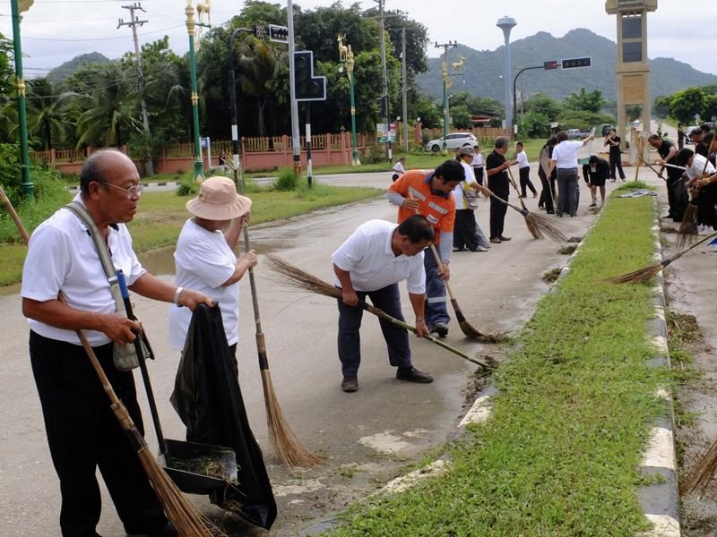 Public Cleaning for the King Rama X’s Birthday